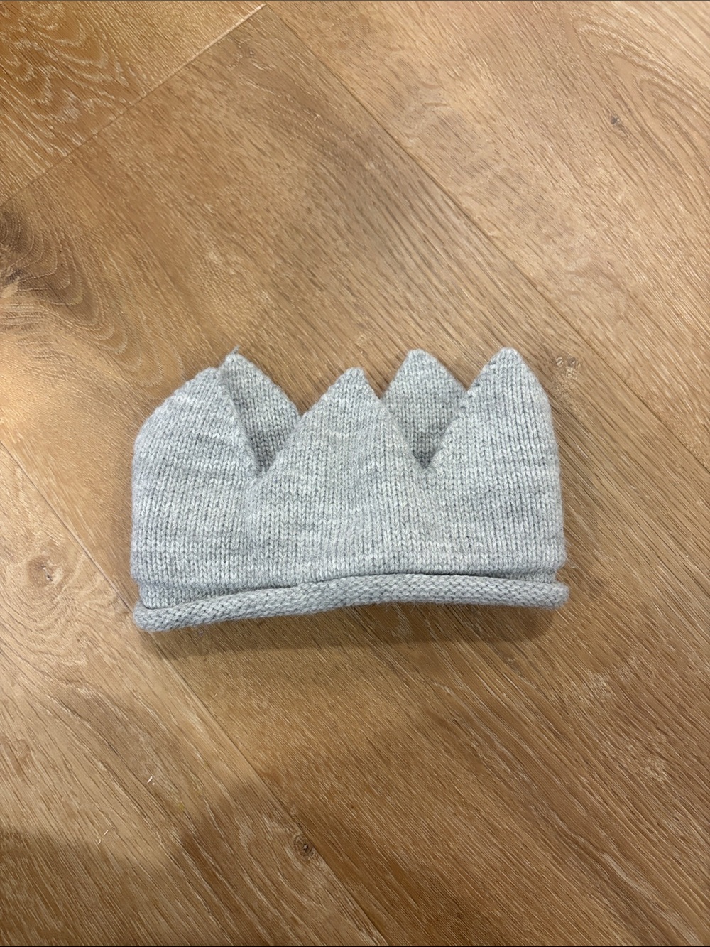 Kids Cozy Knit Crown Beanie - Light Gray